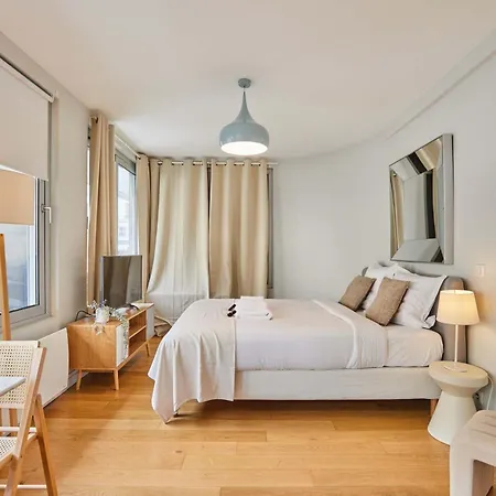 Eiffel Tower By Prestige