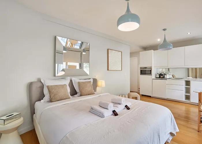 Eiffel Tower By Prestige Apartment